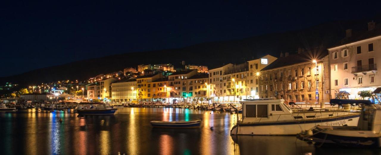 Apartments With A Parking Space Senj - 11520 Extérieur photo